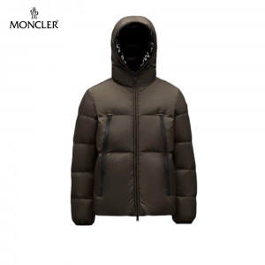 【秋冬に暖かさを】MONCLER モンクレール Montcla ショートダウンジャケット オリーブグリーン G20911A00144C030082Q
